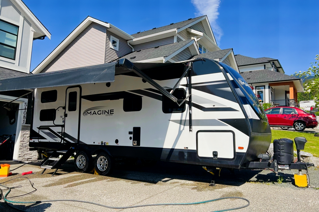 Jarrett's Imagine 2400BH Travel Trailer