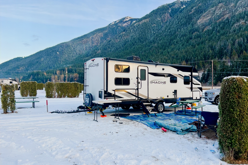 Jarrett's Imagine 2400BH Travel Trailer