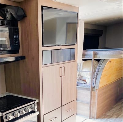 Jarrett's Imagine 2400BH Travel Trailer