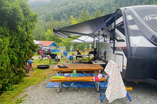 Jarrett's Imagine 2400BH Travel Trailer