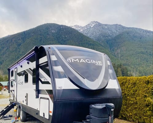 Jarrett's Imagine 2400BH Travel Trailer