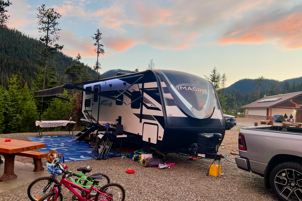 Jarrett's Imagine 2400BH Travel Trailer