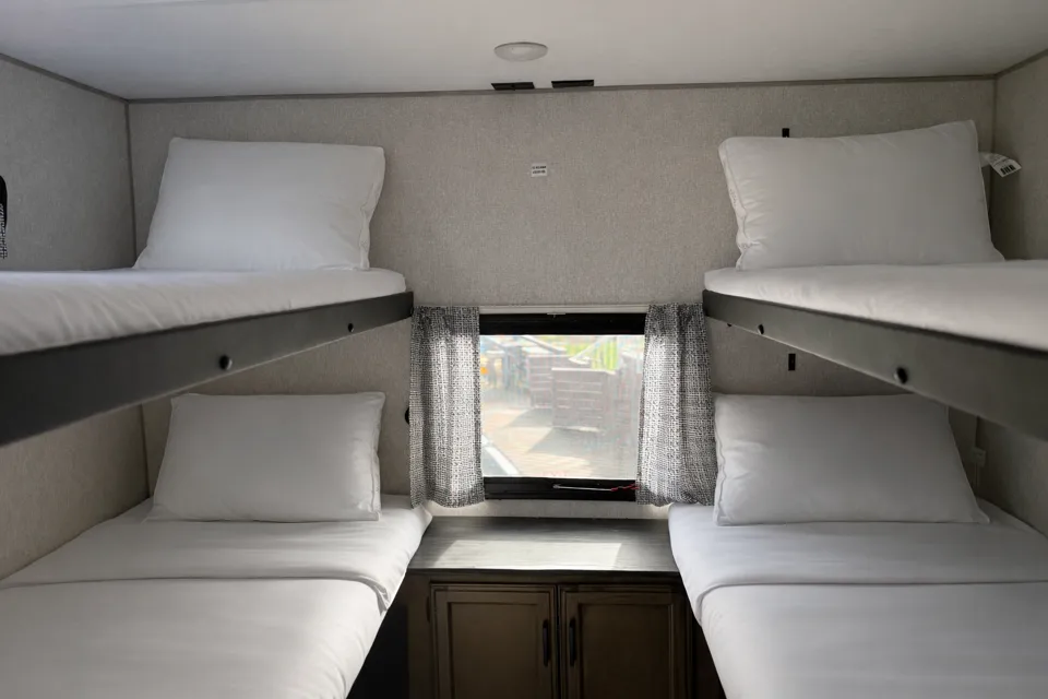The Adventure Bunkhouse- 30ft Family Bunkhouse