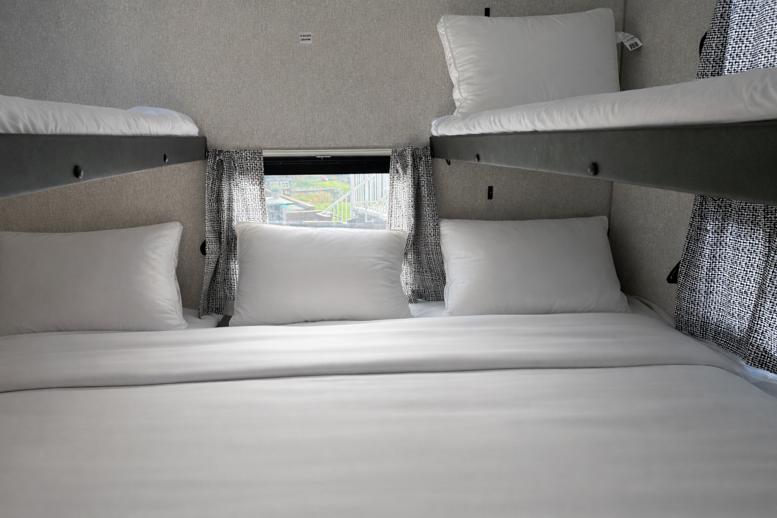 The Adventure Bunkhouse- 30ft Family Bunkhouse
