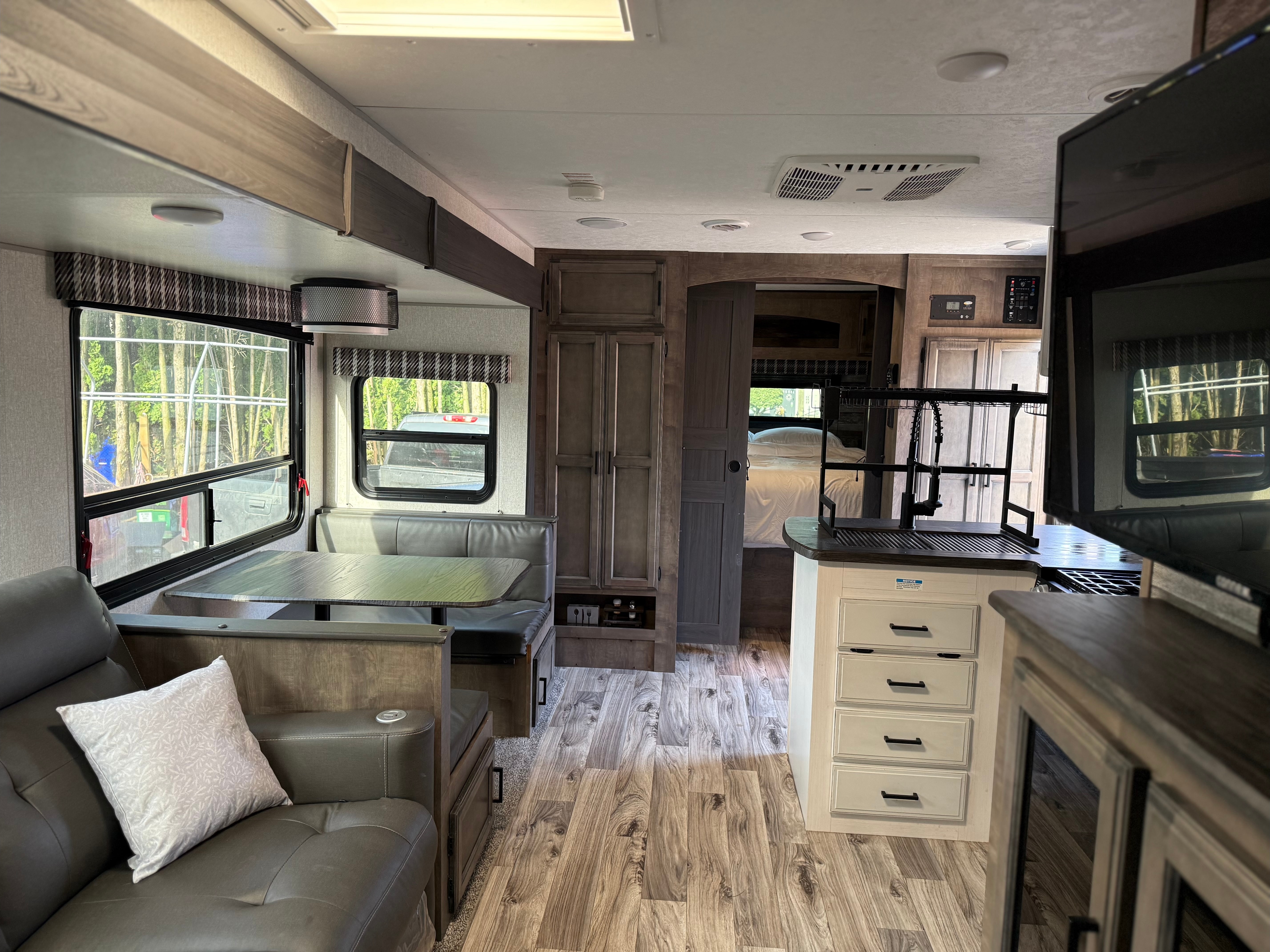 The Adventure Bunkhouse- 30ft Family Bunkhouse