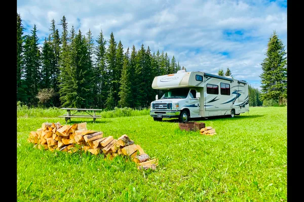 Harvey the RV - Coachmen Leprechaun 319DS Class C