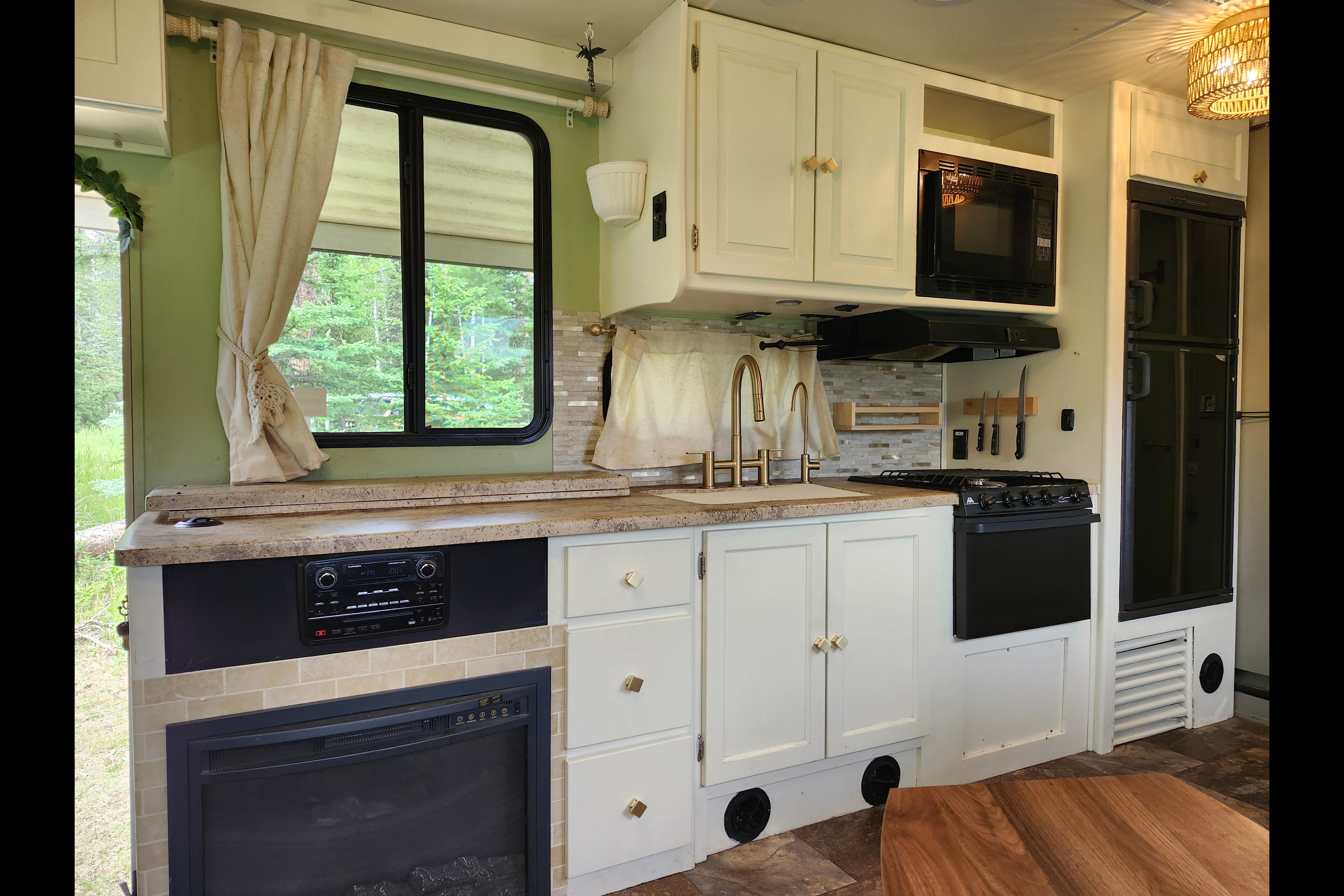 Harvey the RV - Coachmen Leprechaun 319DS Class C
