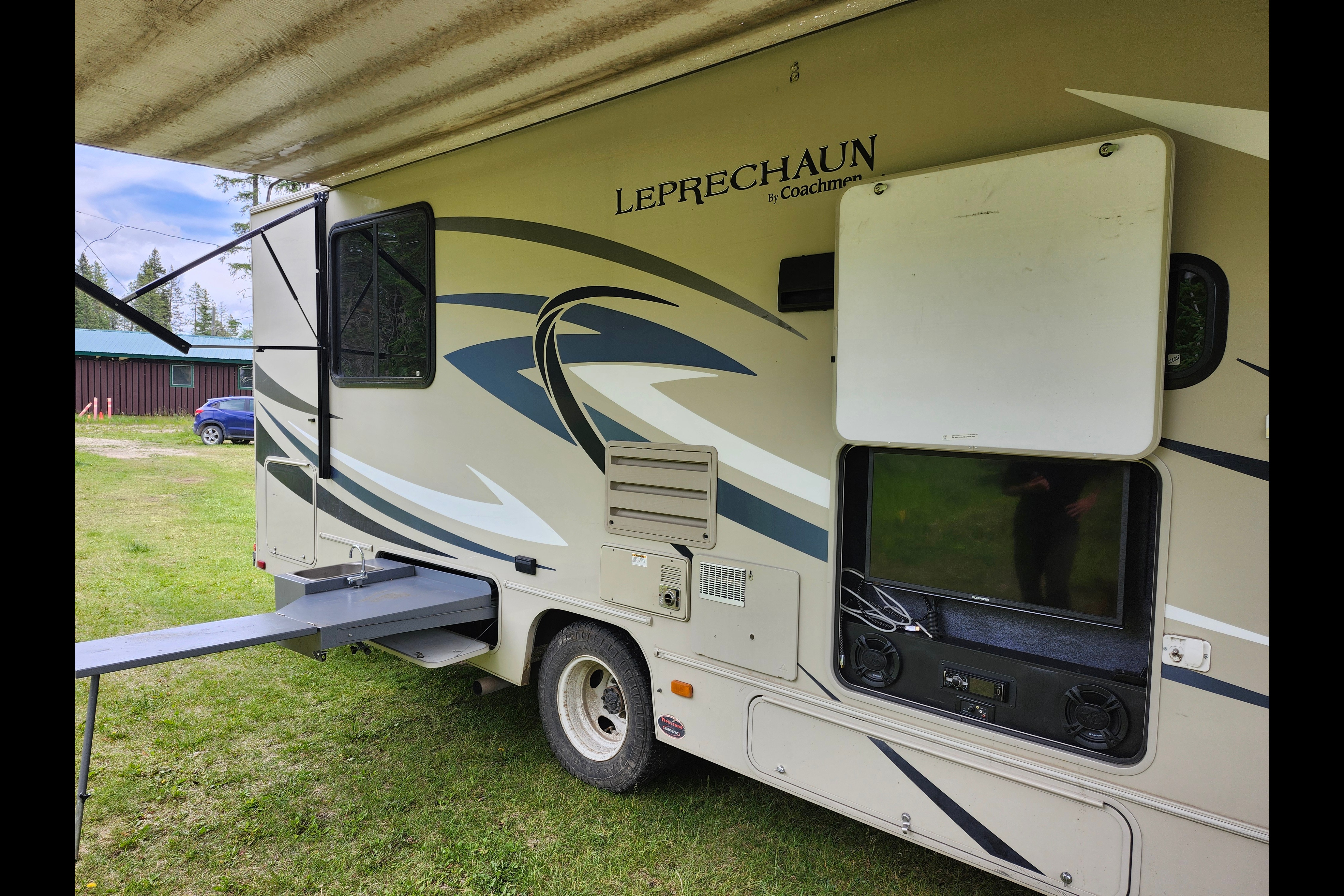 Harvey the RV - Coachmen Leprechaun 319DS Class C