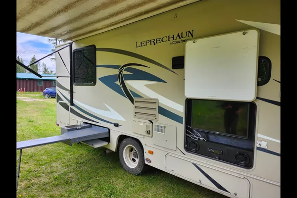 Harvey the RV - Coachmen Leprechaun 319DS Class C