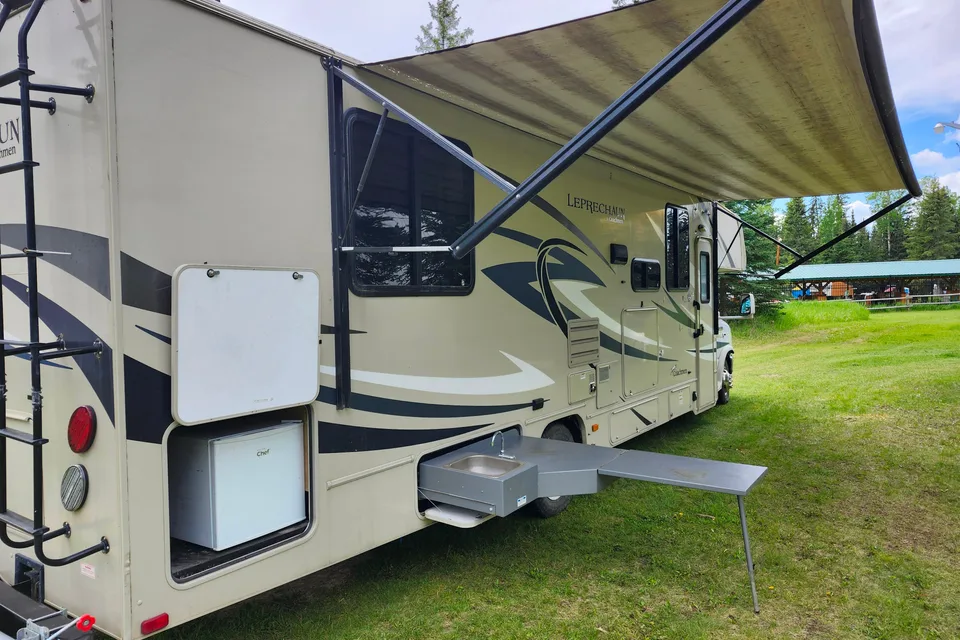Harvey the RV - Coachmen Leprechaun 319DS Class C