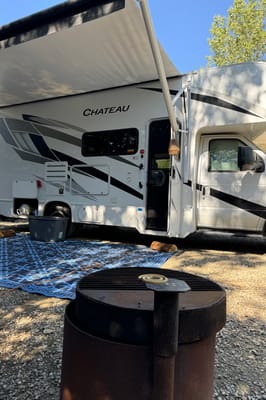 Bobbie's & Marcis Thor Motor Coach Chateau Class C