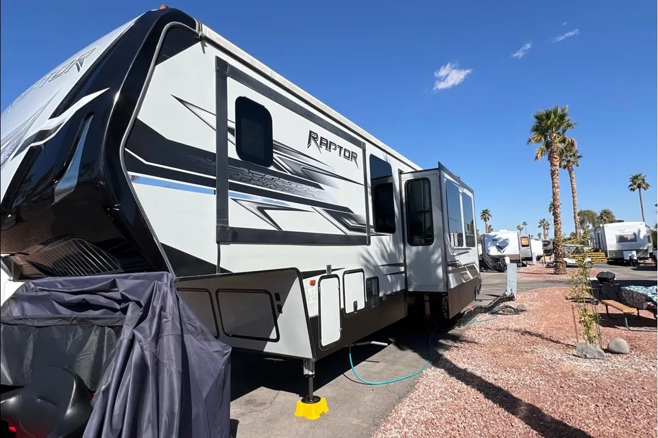 Sullivan's Keystone Raptor Toy Hauler