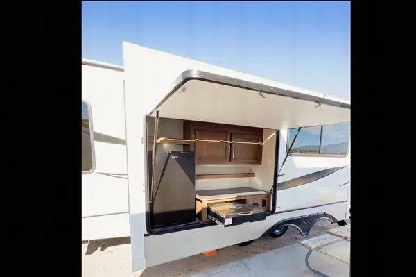 Austin's Keystone 29RLK TT Travel Trailer