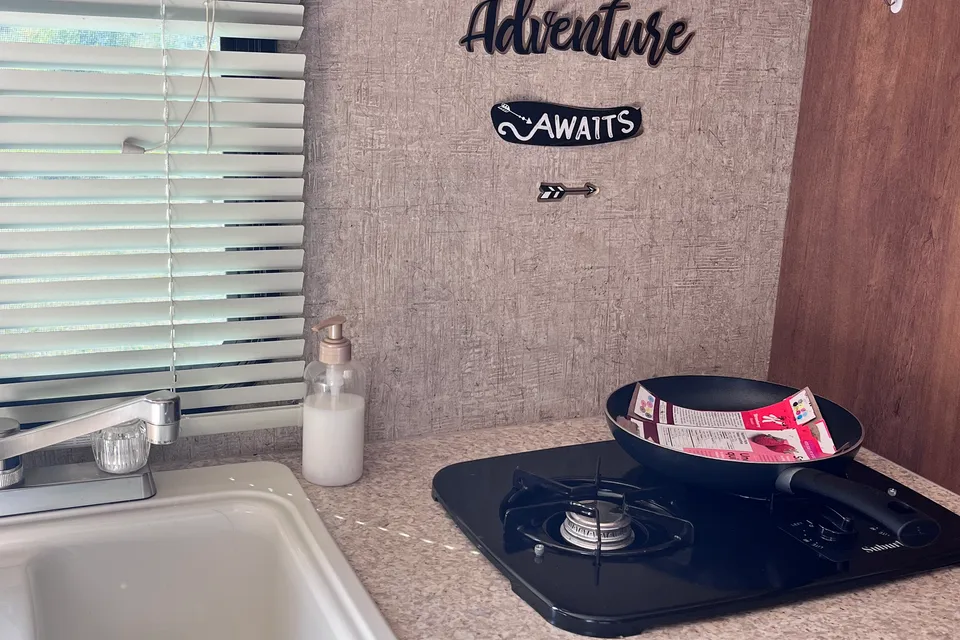 Glen's RV Cottage