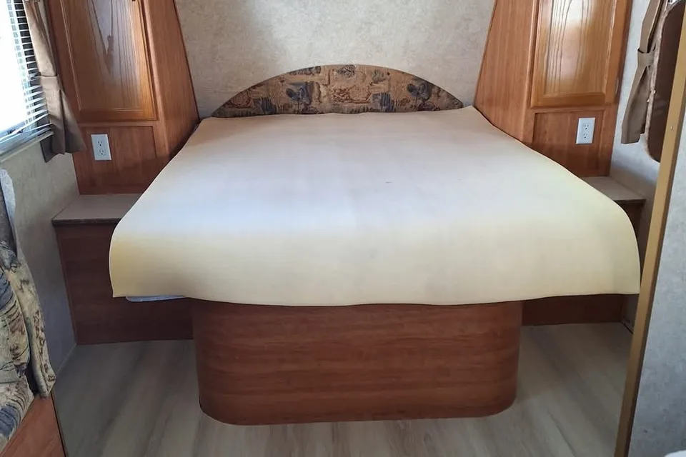 Kim's Keystone Zeppelin Travel Trailer