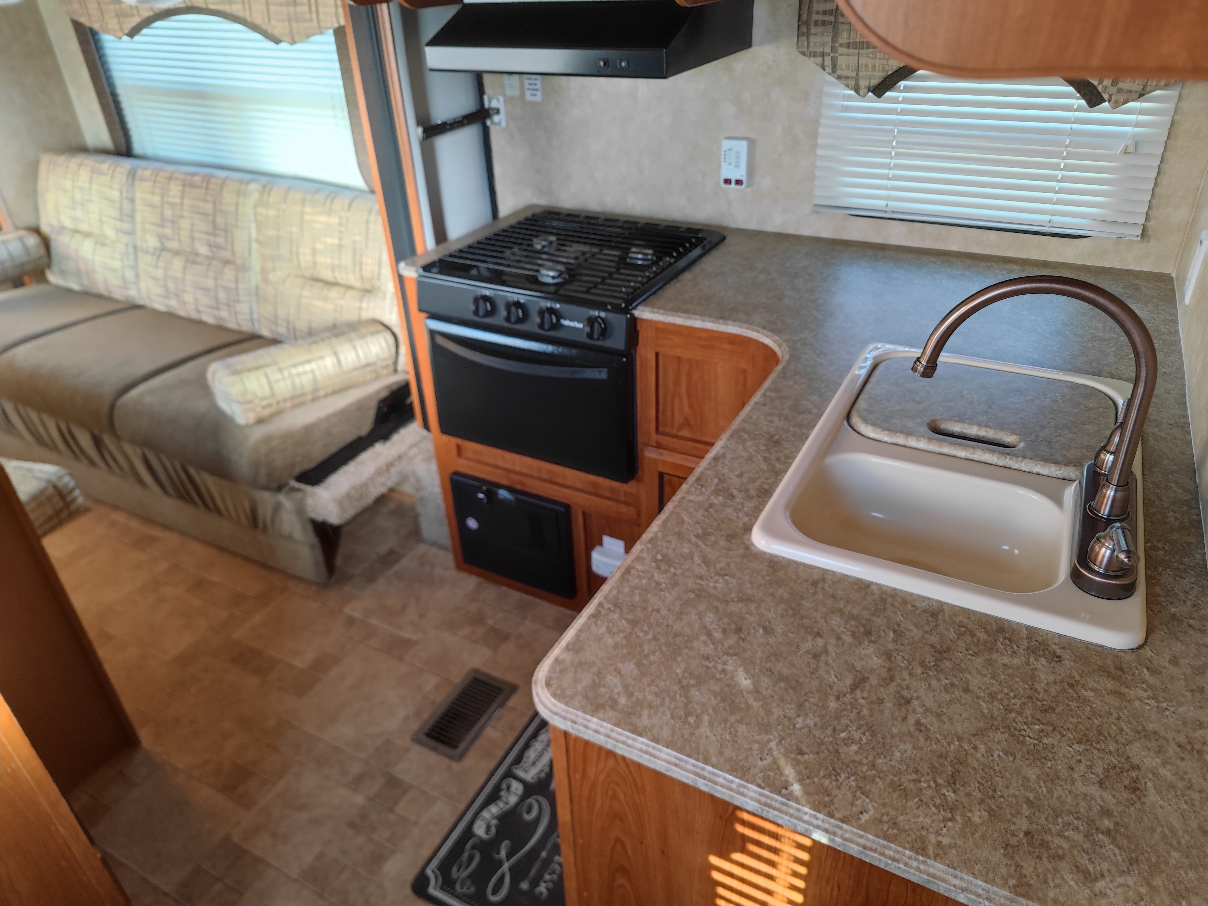 L's Coachmen Catalina Travel Trailer