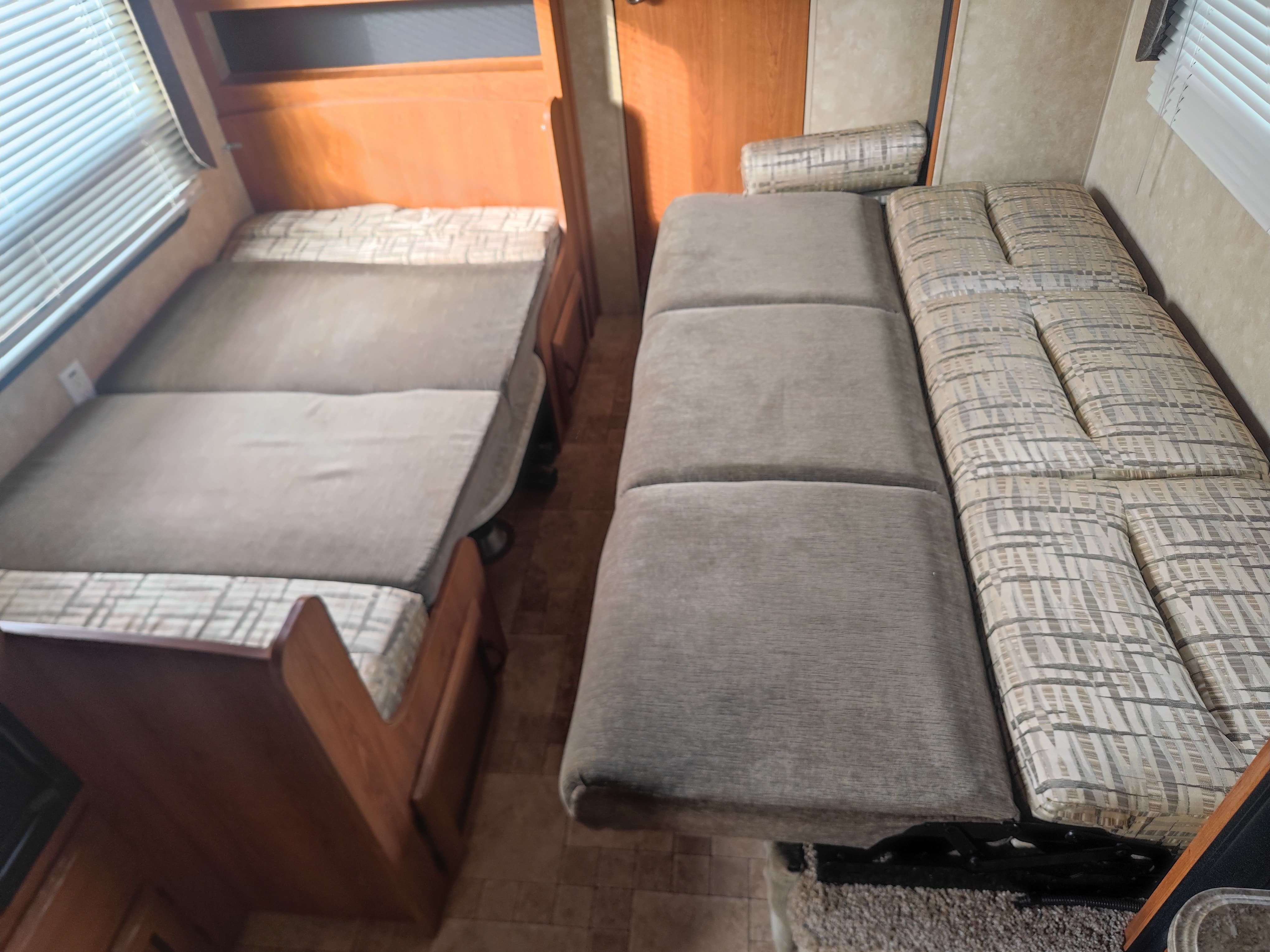 L's Coachmen Catalina Travel Trailer