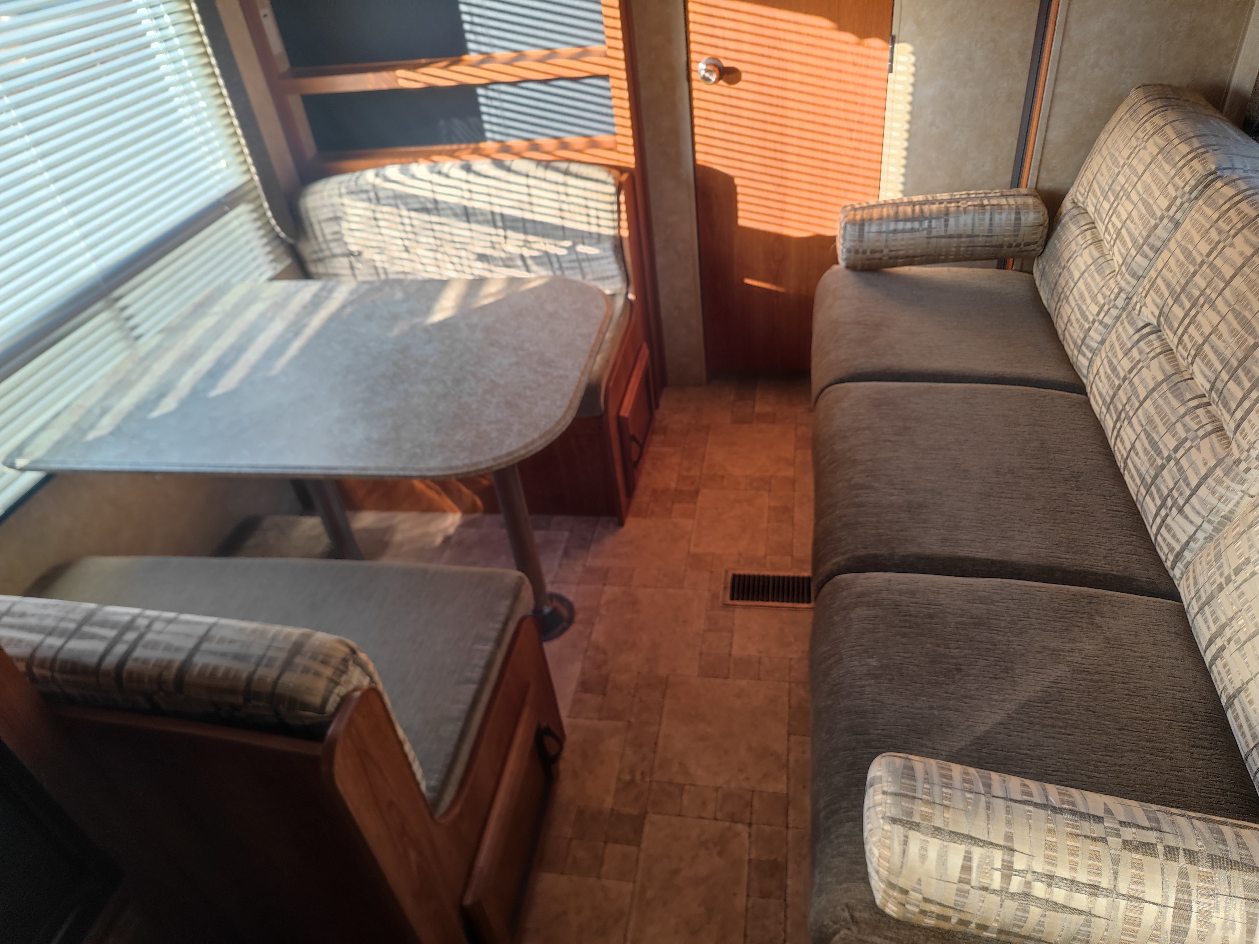 L's Coachmen Catalina Travel Trailer
