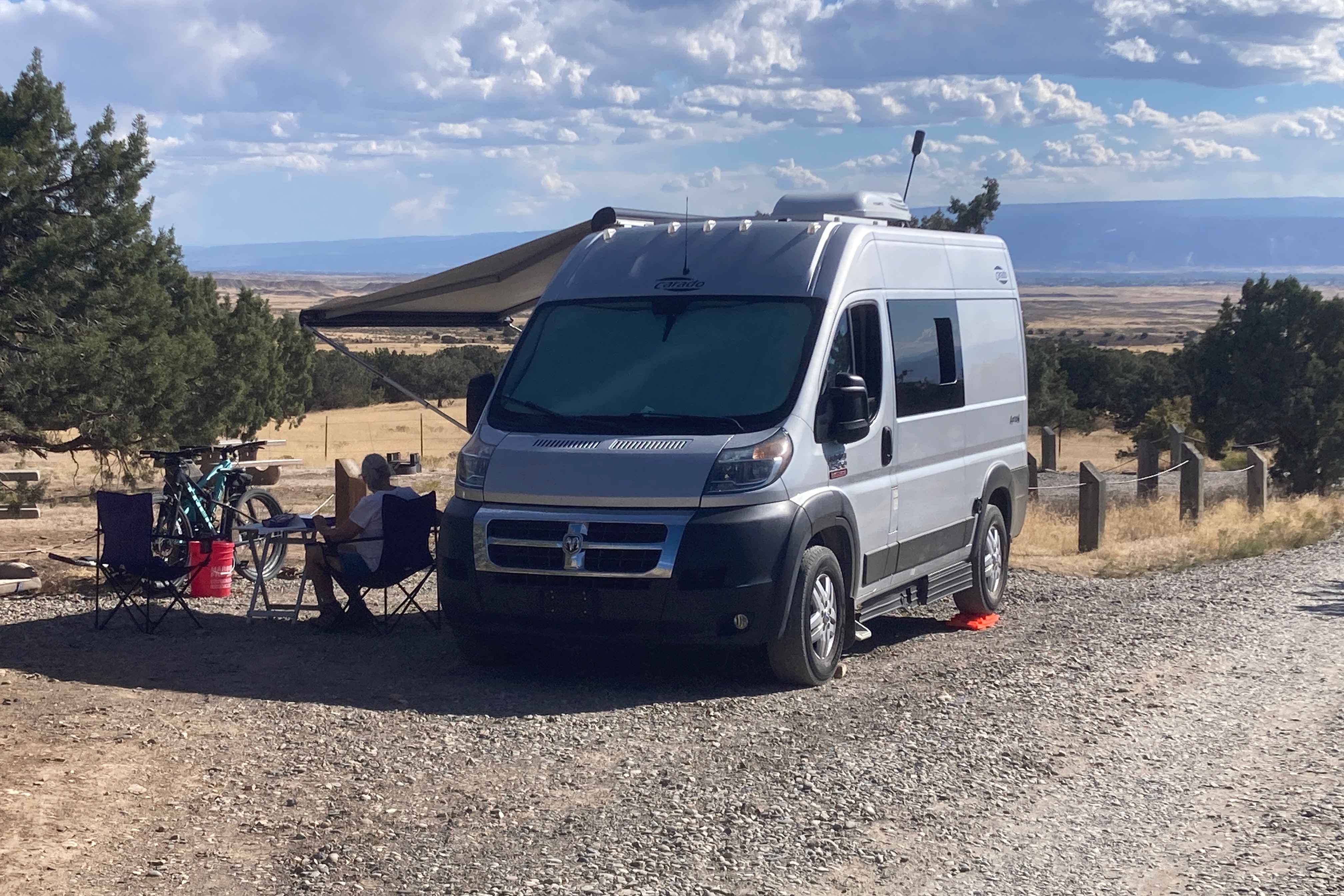 Clean Fully Contained OFF-Grid Capabilities Hymer Carado Axion Class B