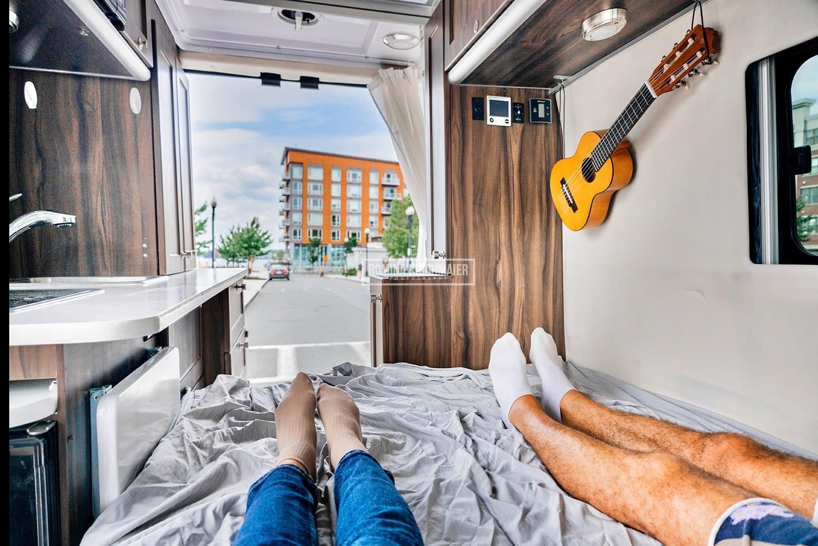 Clean Fully Contained OFF-Grid Capabilities Hymer Carado Axion Class B