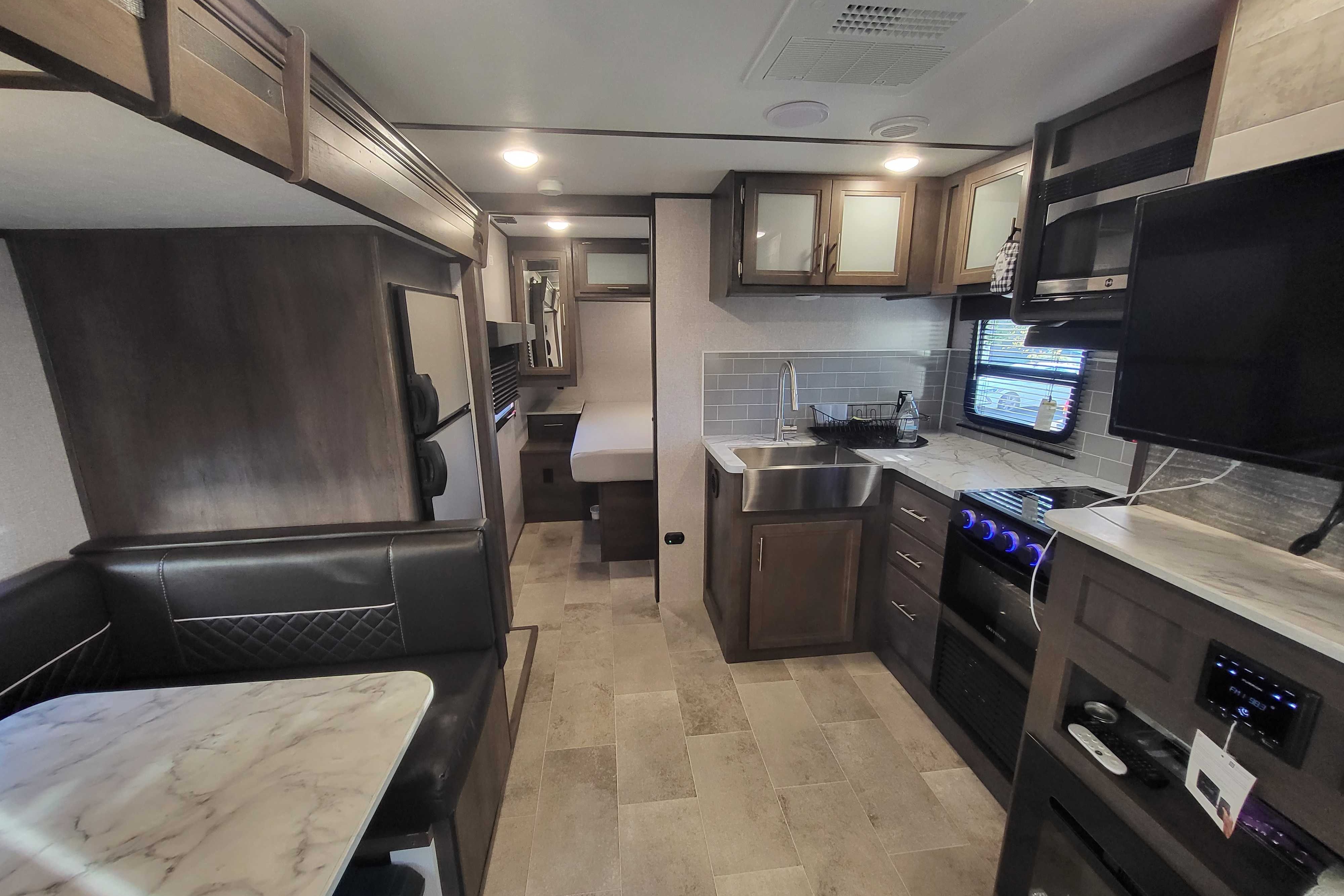 Family-Ready 2021 Coleman Bunkhouse – Your BC Adventure Basecamp! (Sleeps 6-8)