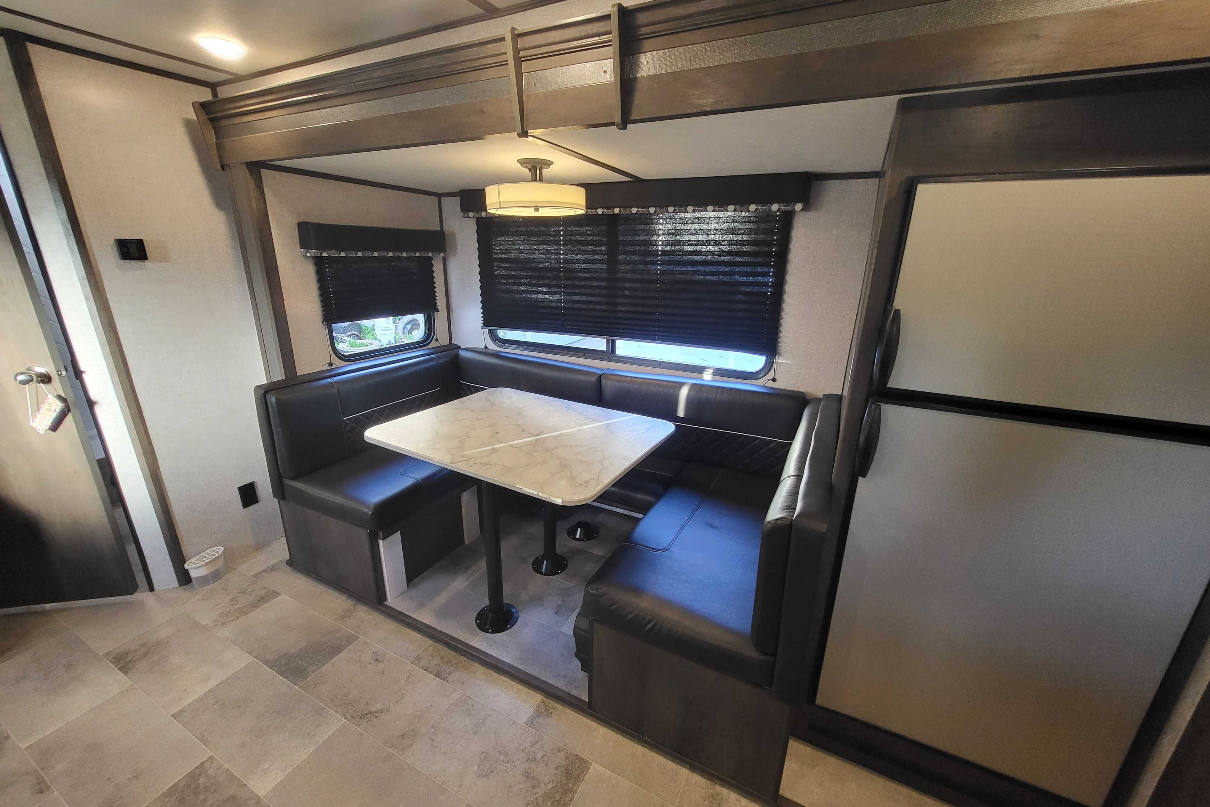 Family-Ready 2021 Coleman Bunkhouse – Your BC Adventure Basecamp! (Sleeps 6-8)