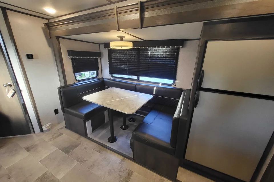 Family-Ready 2021 Coleman Bunkhouse – Your BC Adventure Basecamp! (Sleeps 6-8)