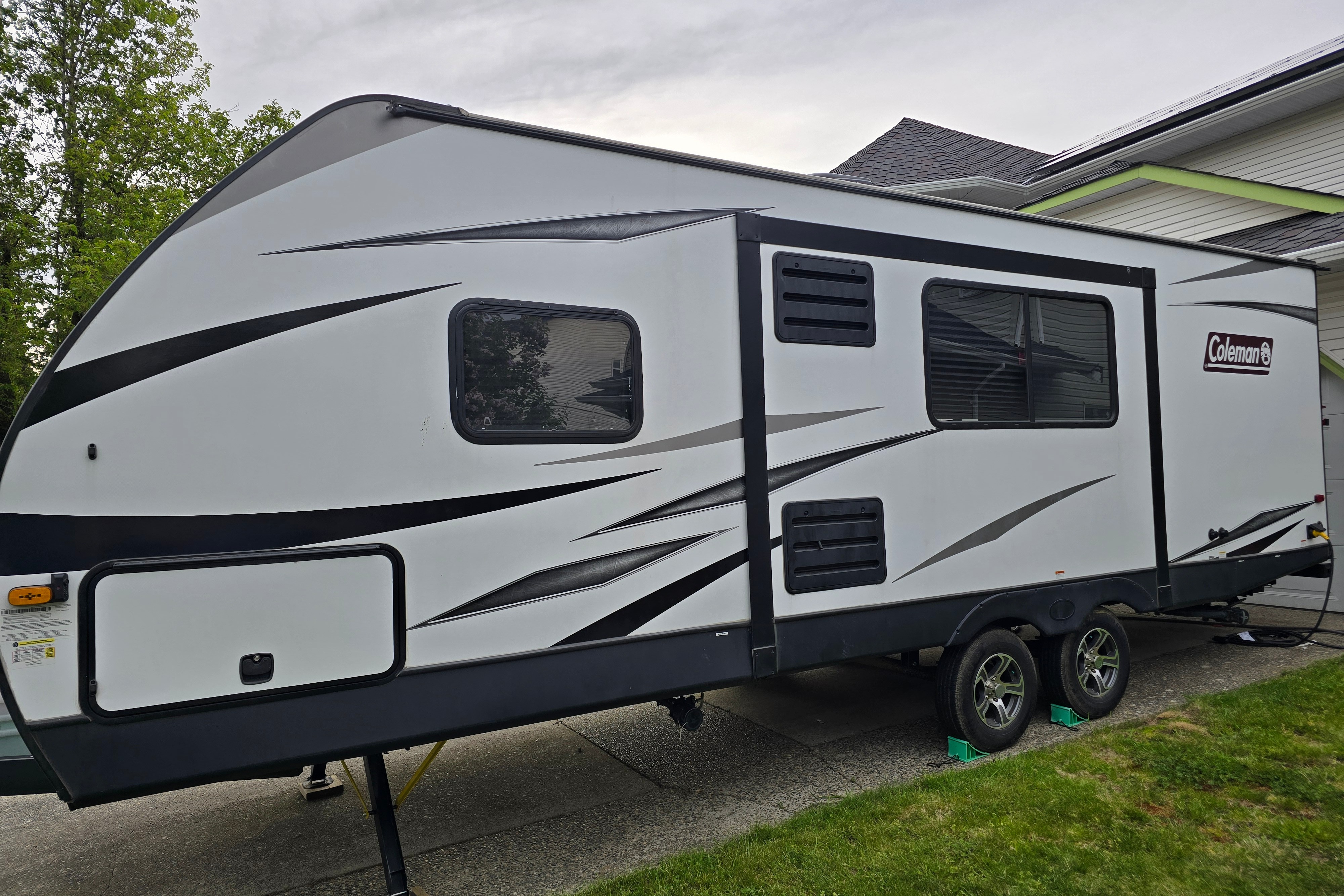 Family-Ready 2021 Coleman Bunkhouse – Your BC Adventure Basecamp! (Sleeps 6-8)