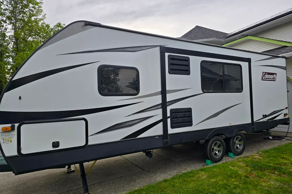 Family-Ready 2021 Coleman Bunkhouse – Your BC Adventure Basecamp! (Sleeps 6-8)