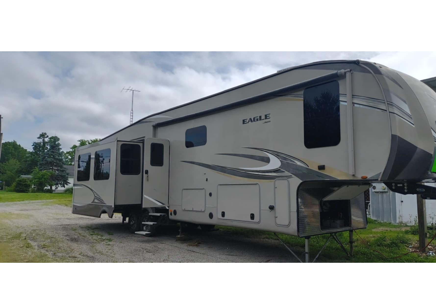 Nate's Jayco Eagle 355mbqs Fifth Wheel