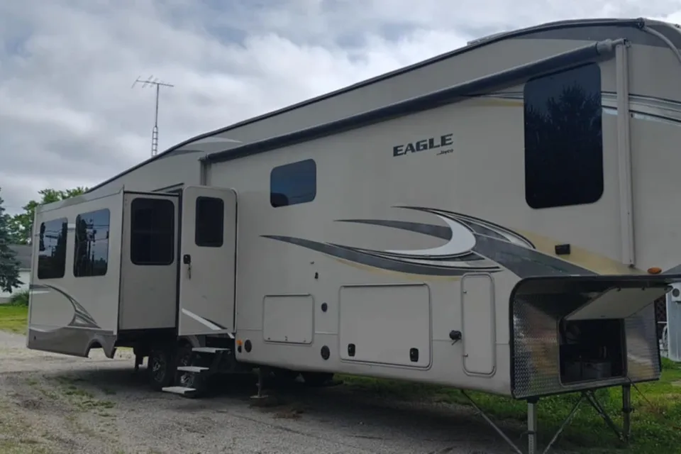 Nate's Jayco Eagle 355mbqs Fifth Wheel