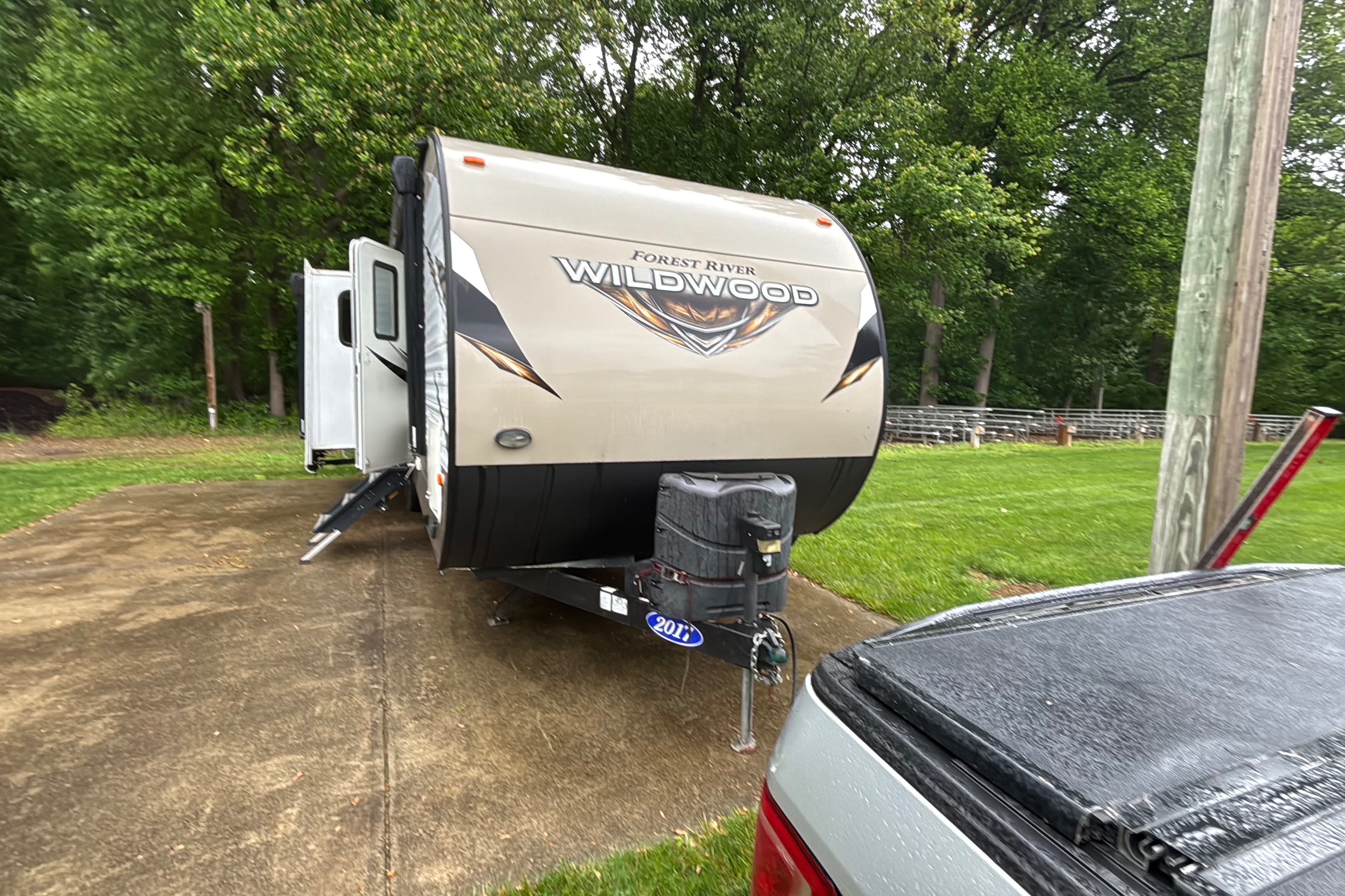 Kyle's Forest River Wildwood 27rei Travel Trailer