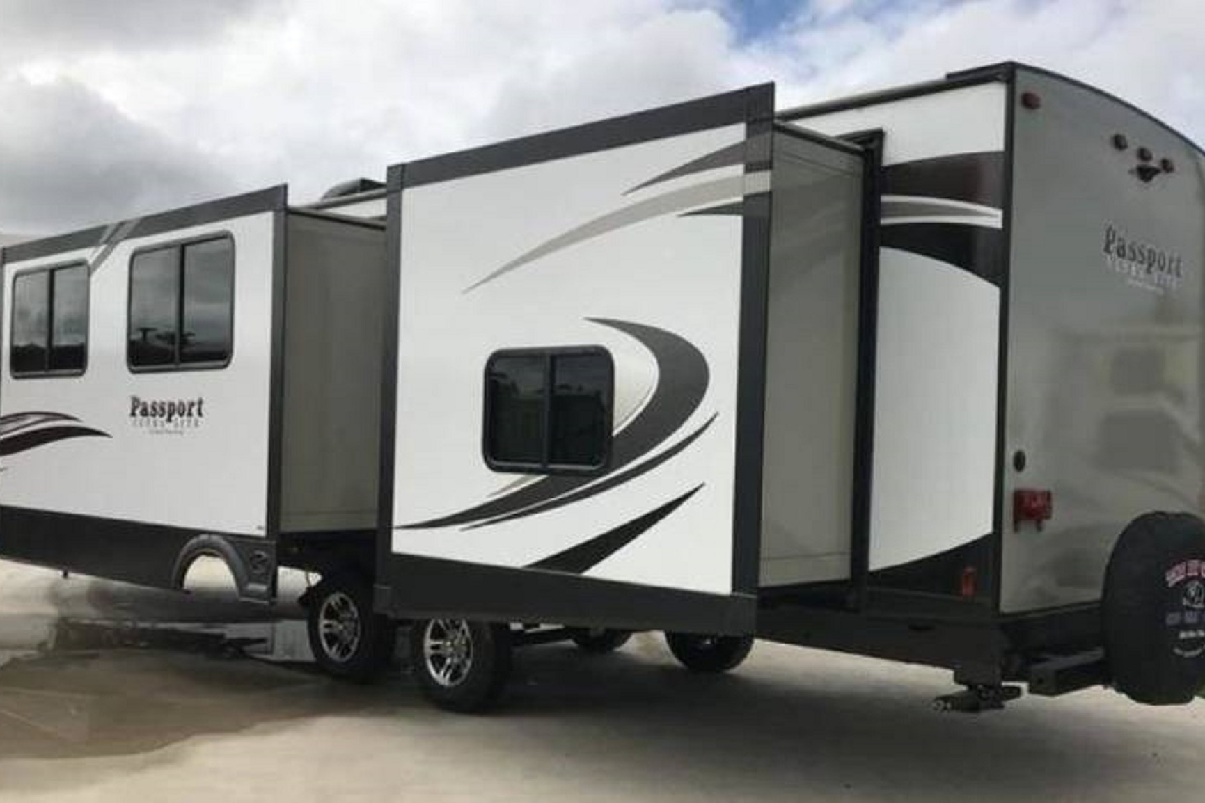 2 Bedroom very large trailer for up to 9 guests - Delivery ONLY