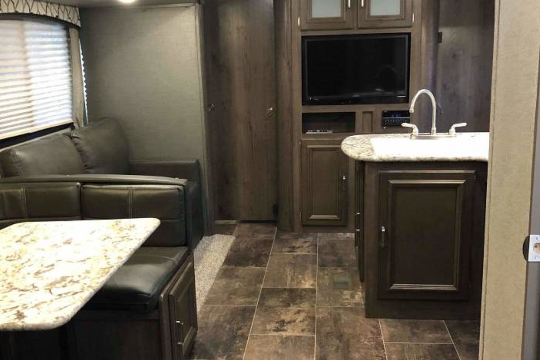 2 Bedroom very large trailer for up to 9 guests - Delivery ONLY