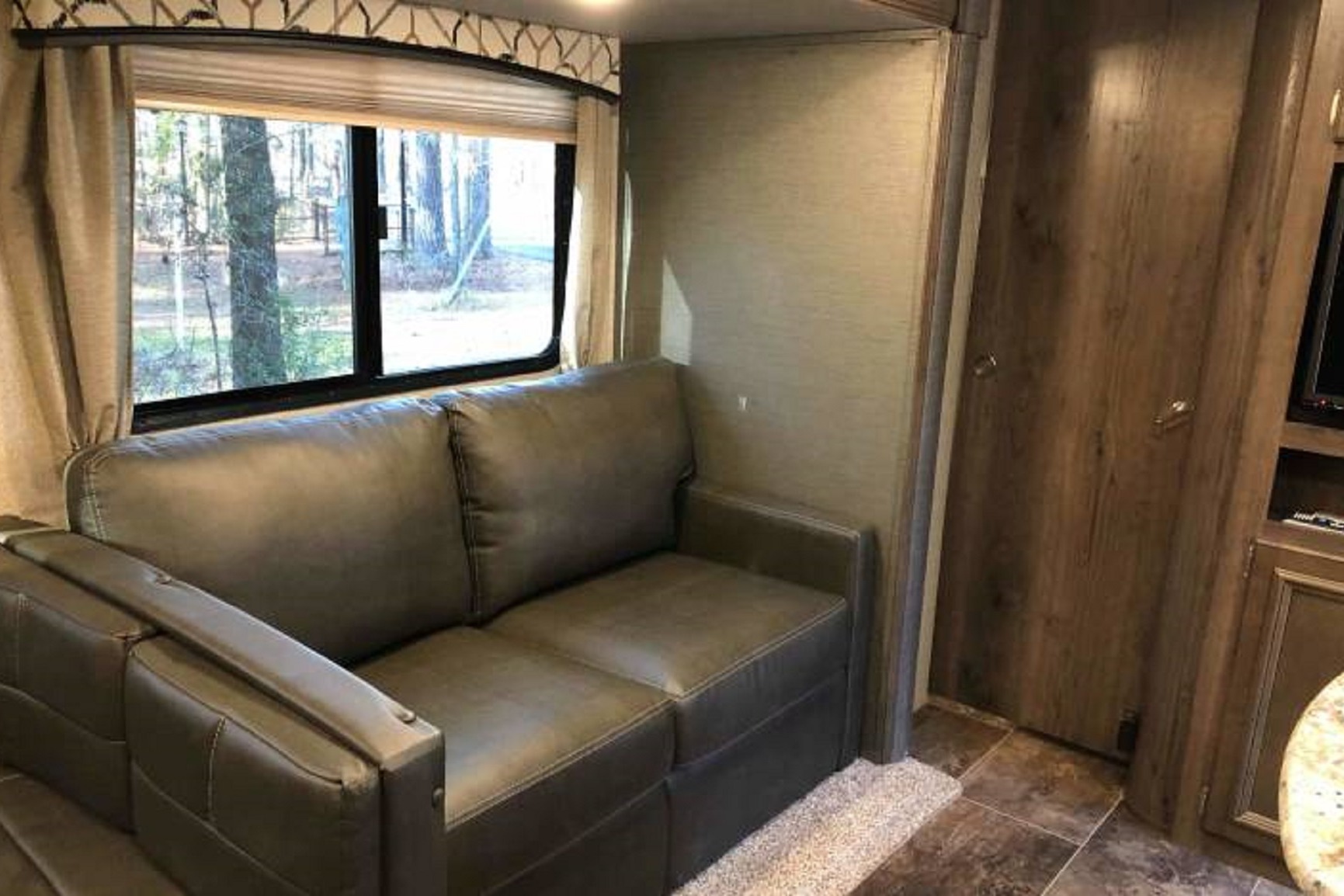 2 Bedroom very large trailer for up to 9 guests - Delivery ONLY
