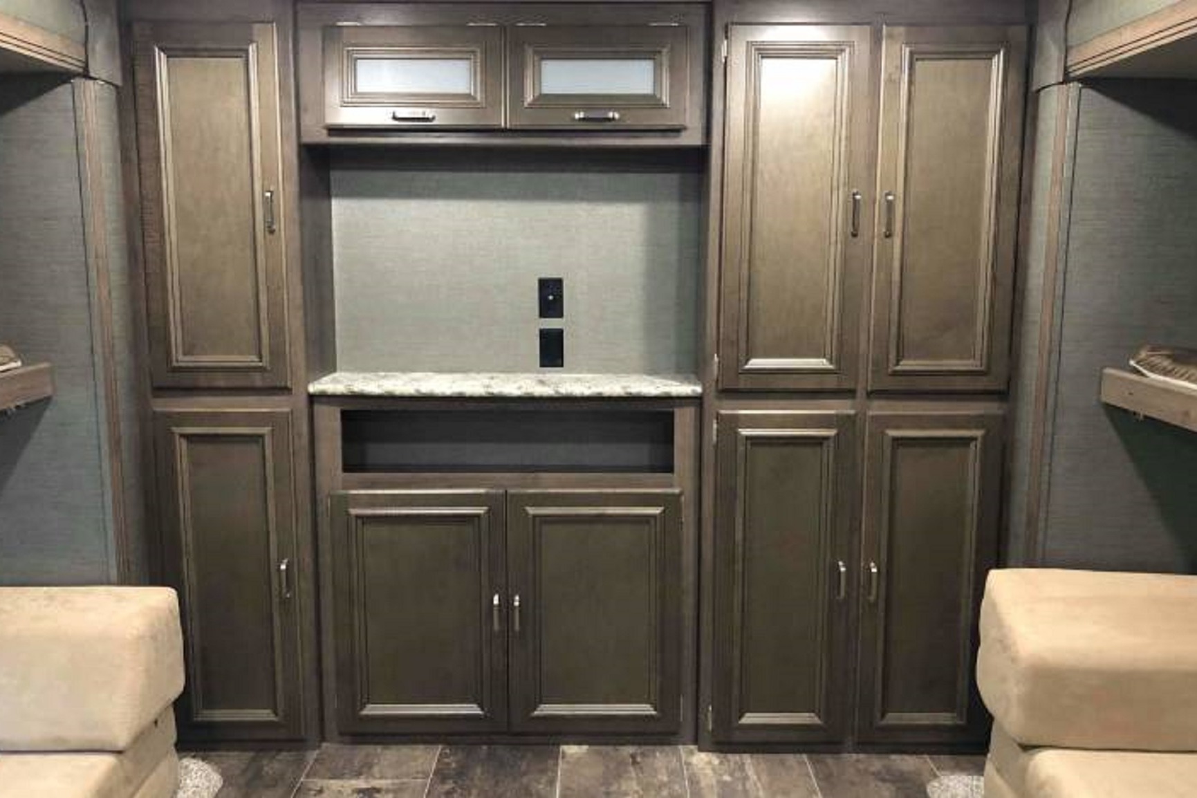 2 Bedroom very large trailer for up to 9 guests - Delivery ONLY