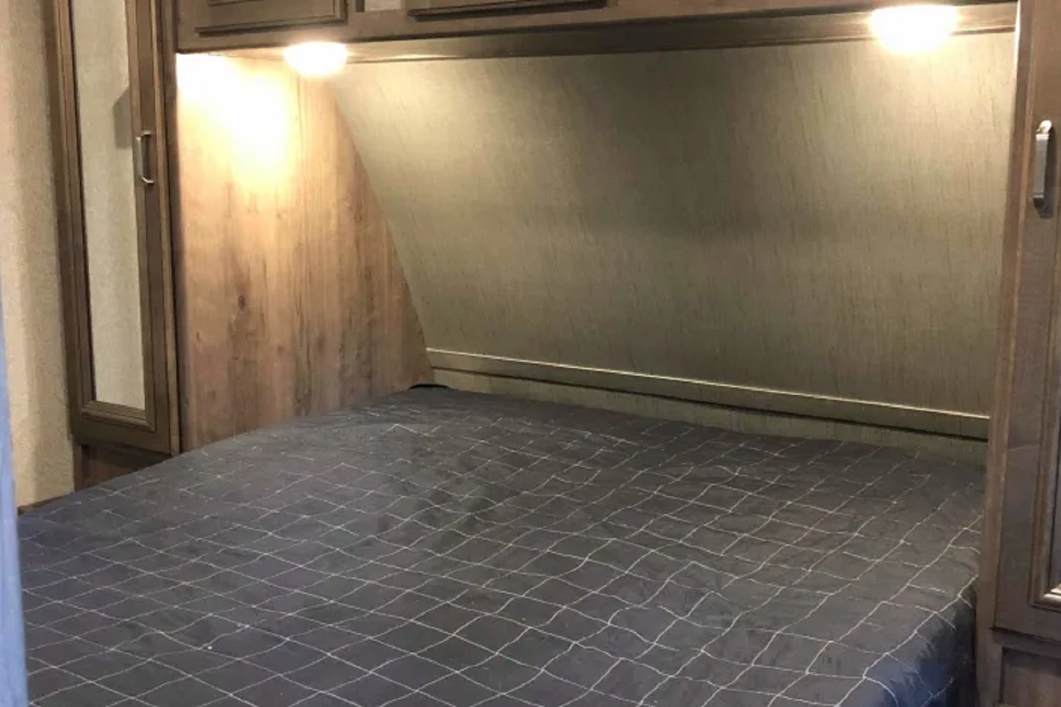 2 Bedroom very large trailer for up to 9 guests - Delivery ONLY