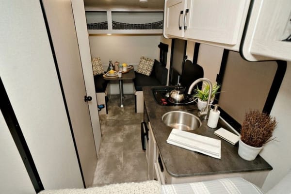 Coachmen Travel 160006