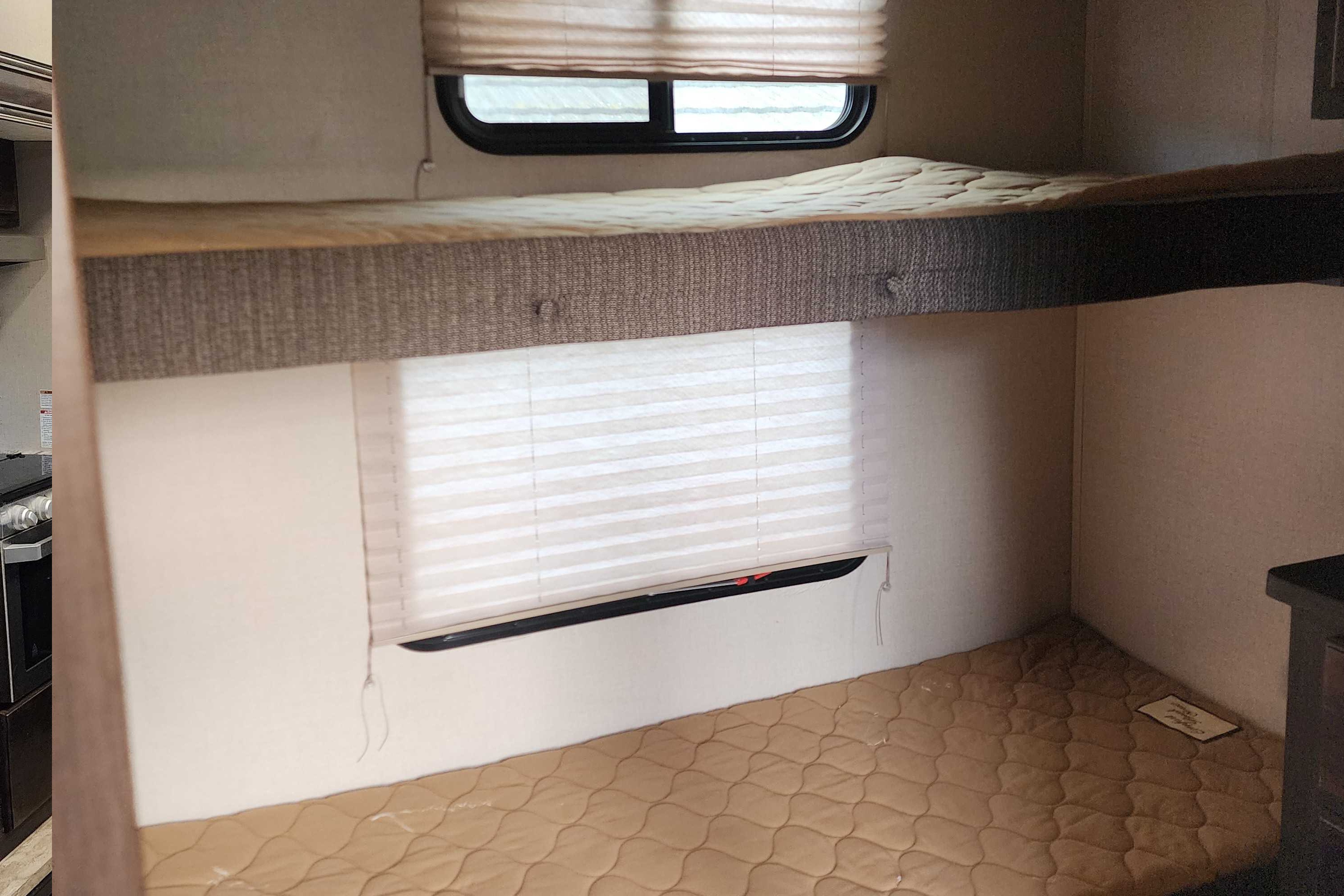 2019 Shasta Bunkhouse w/ fireplace