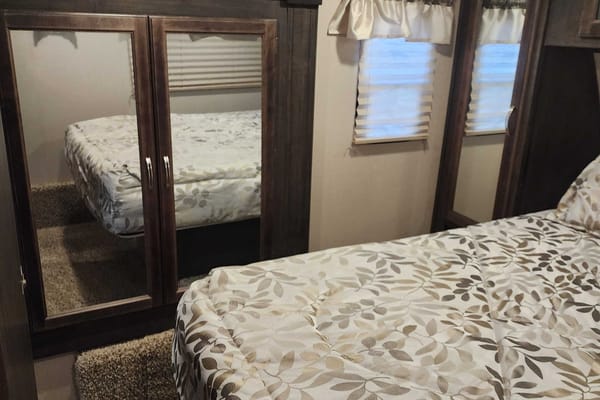 2019 Shasta Bunkhouse w/ fireplace