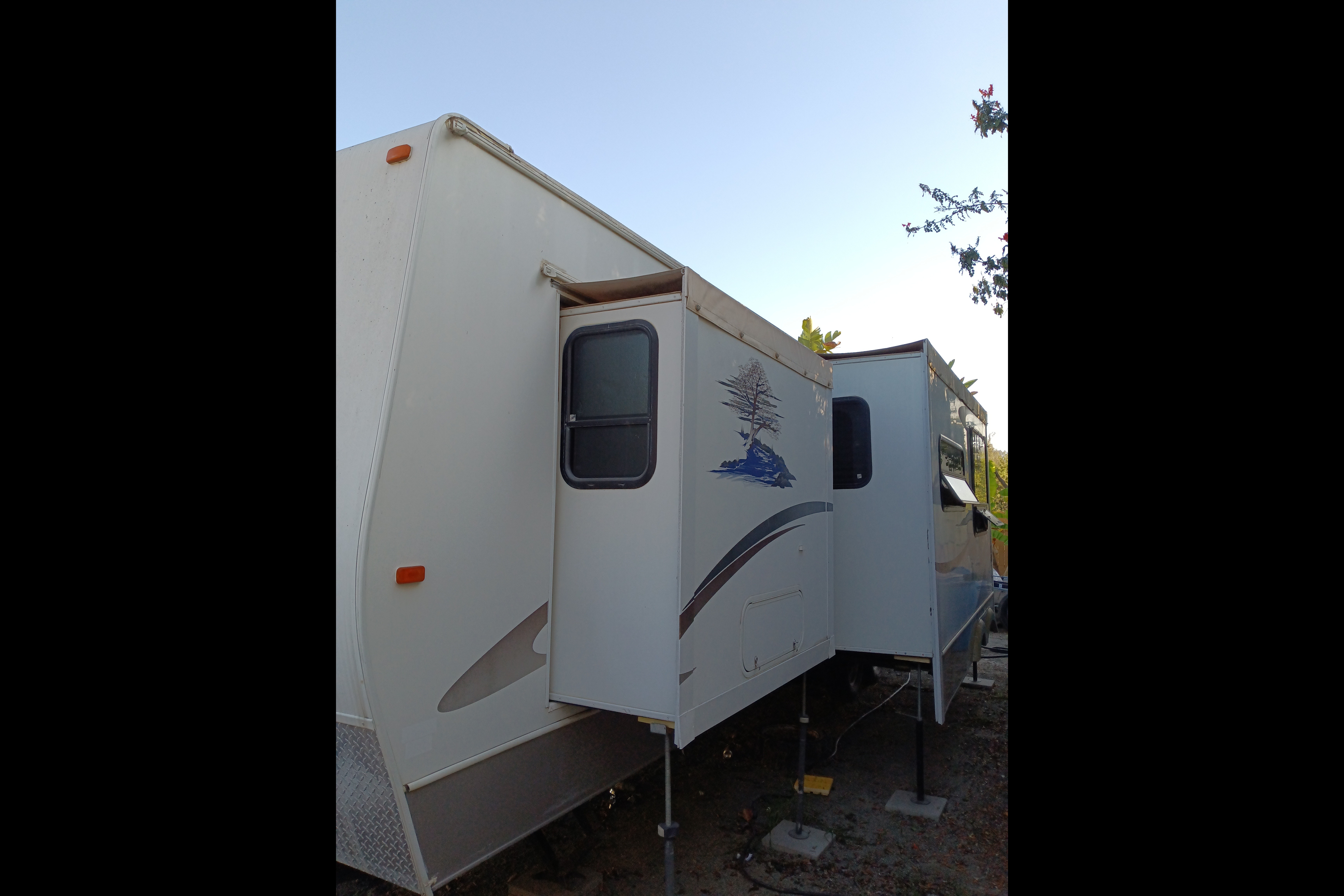 matthew's SunnyBrook Brookside Fifth Wheel