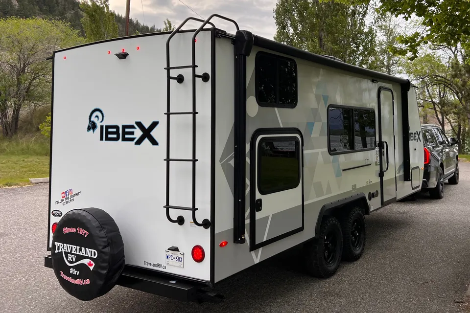 Chris's Ibex 19MBH Travel Trailer