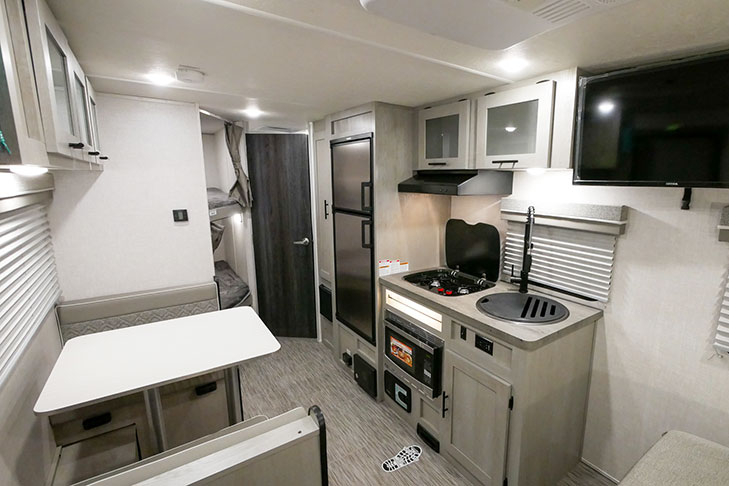 Chris's Ibex 19MBH Travel Trailer