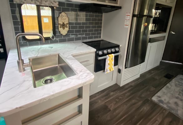 Nomadic Nature Rentals w luxury amenities (OG)