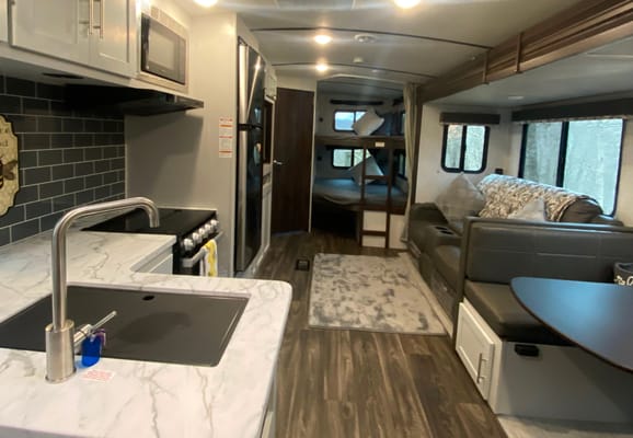 Nomadic Nature Rentals w luxury amenities (OG)
