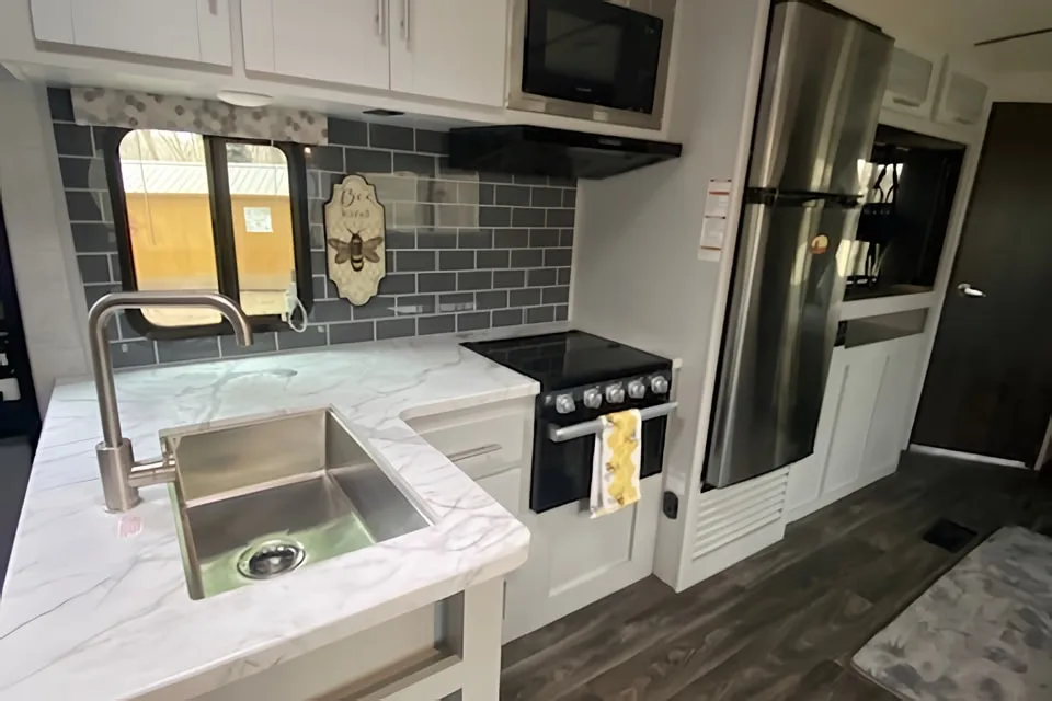 Nomadic Nature Rentals w luxury amenities (OG)
