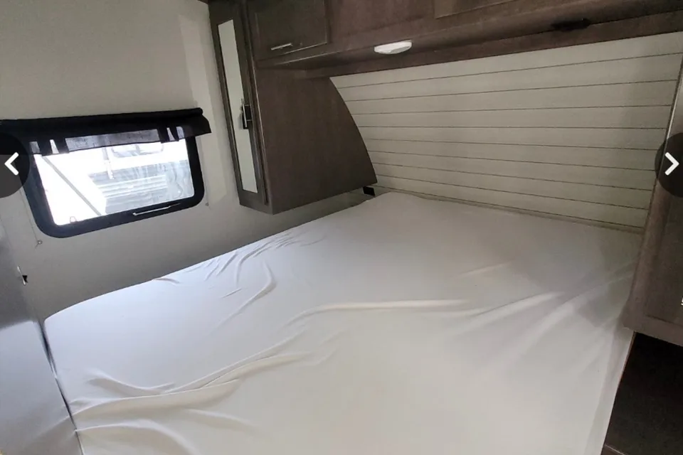Crossroads Sunset 289 QB Travel Trailer