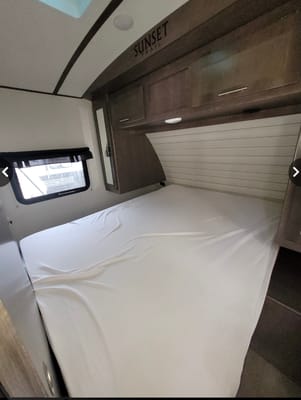 Crossroads Sunset 289 QB Travel Trailer