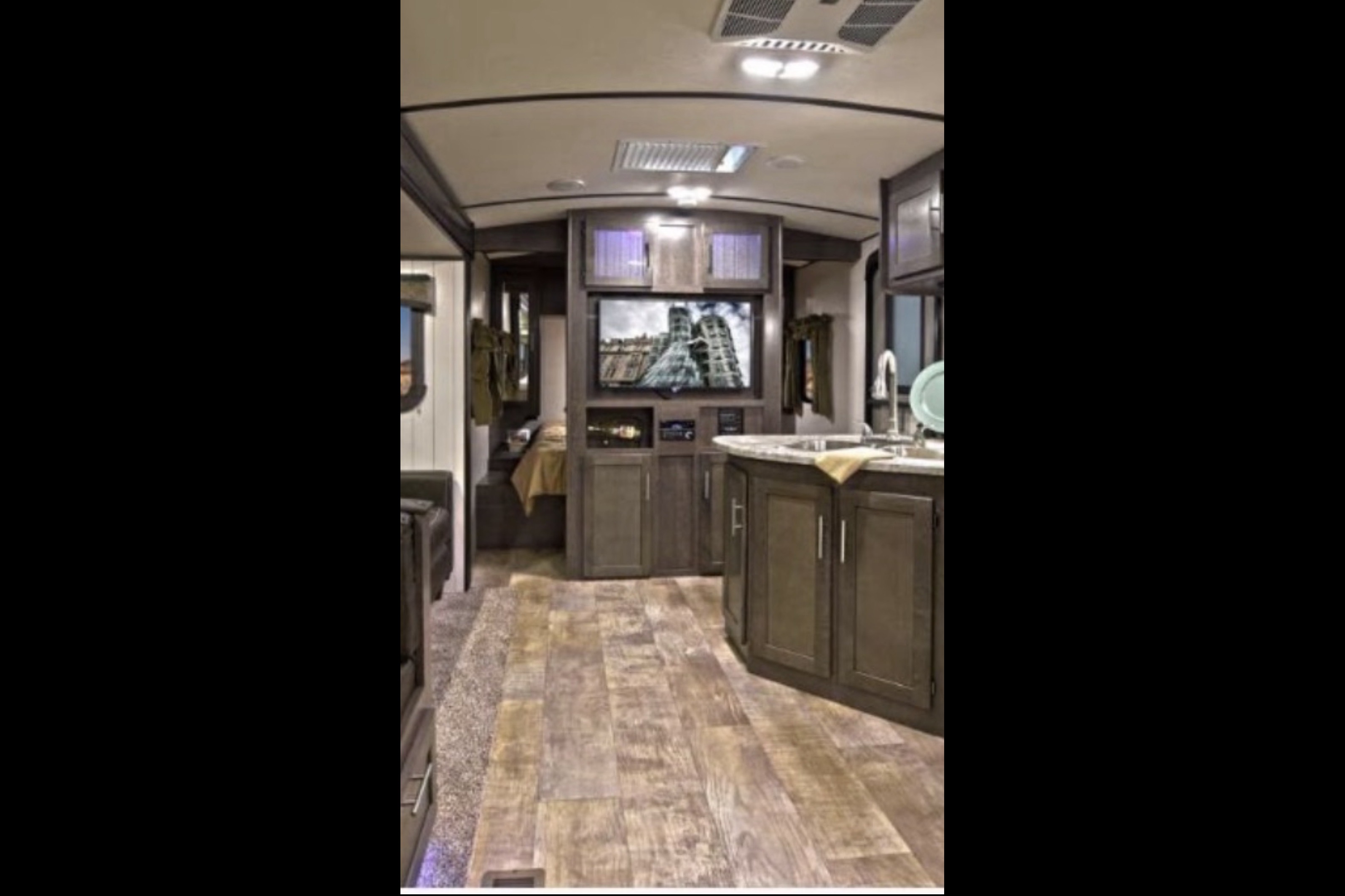Crossroads Sunset 289 QB Travel Trailer
