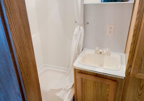 Reg's Glide Lite Fifth Wheel